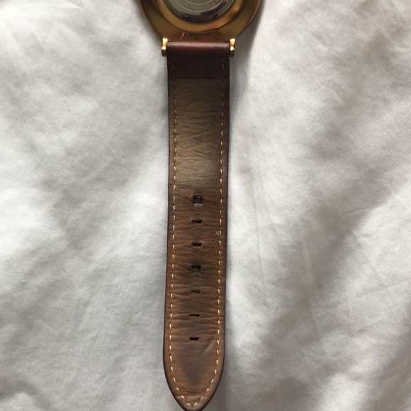 daniel wellington brown analog watch - Picture 5 of 9